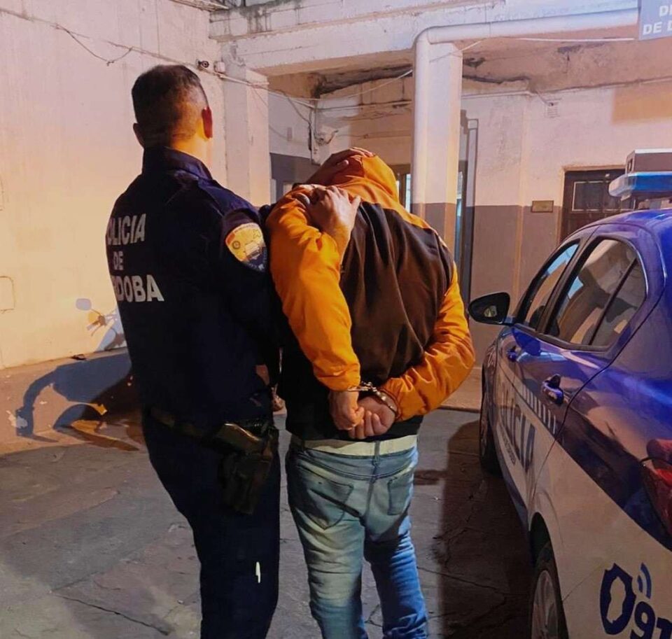 Robó una moto de un complejo, la dejó en la vía pública y lo detuvieron