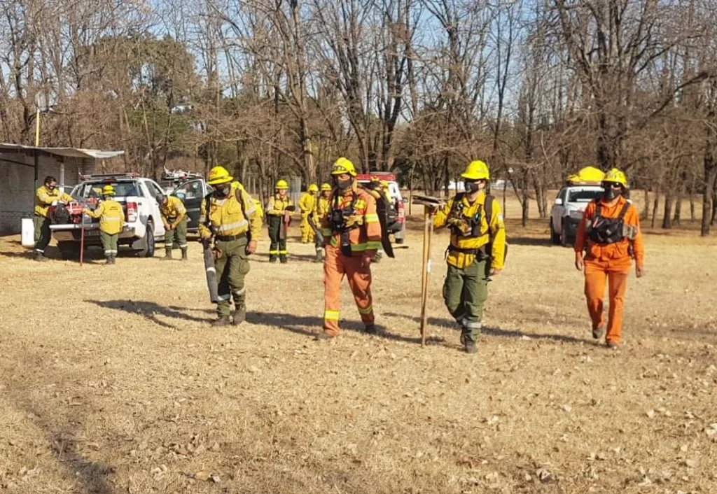 Bomberos lograron contener tres incendios en la provincia de Córdoba