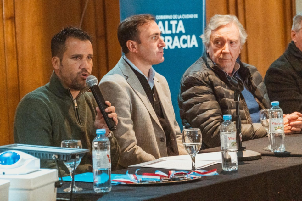 Marcos Torres avanza en la creación de la Policía Municipal