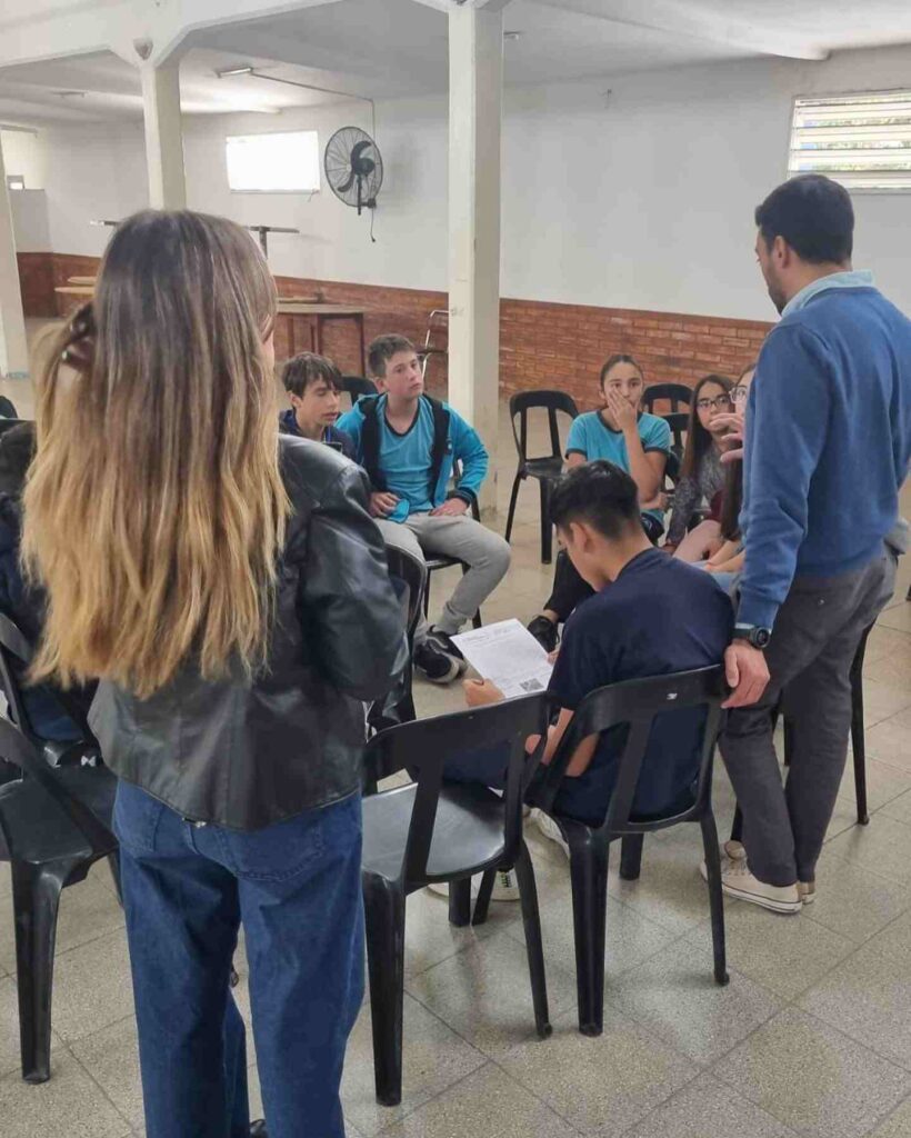 Adultos y jóvenes de Despeñaderos participaron de un taller de Protección Digital