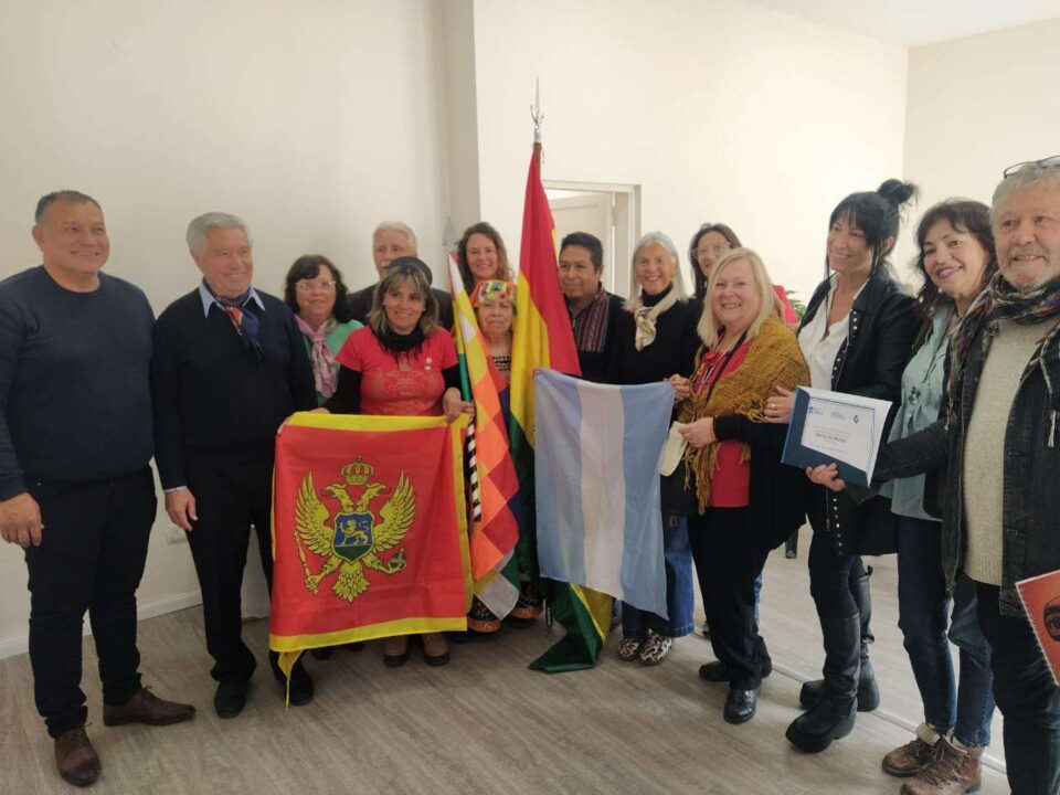 El grupo "Raíces del Mundo" recibió un beneplácito del Concejo Deliberante