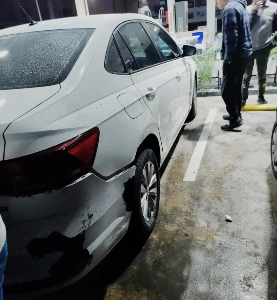Salió a la ruta y provocó un triple choque