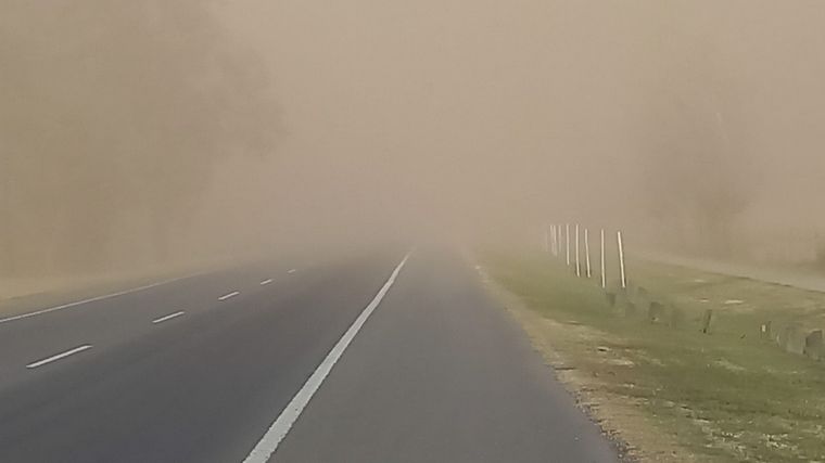 Alerta de tránsito en rutas de Córdoba por tormentas y vientos fuertes