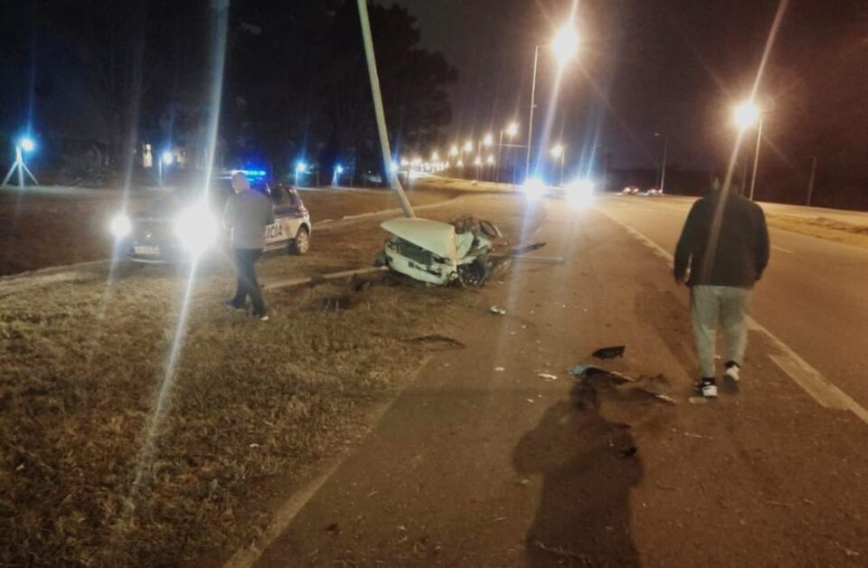 Se salvaron de milagro: fuerte accidente en Santa Ana