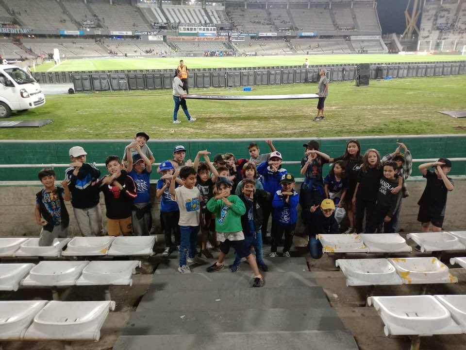 Una experiencia inolvidable para "Los Pumas", la Escuela de Fútbol de La Serranita
