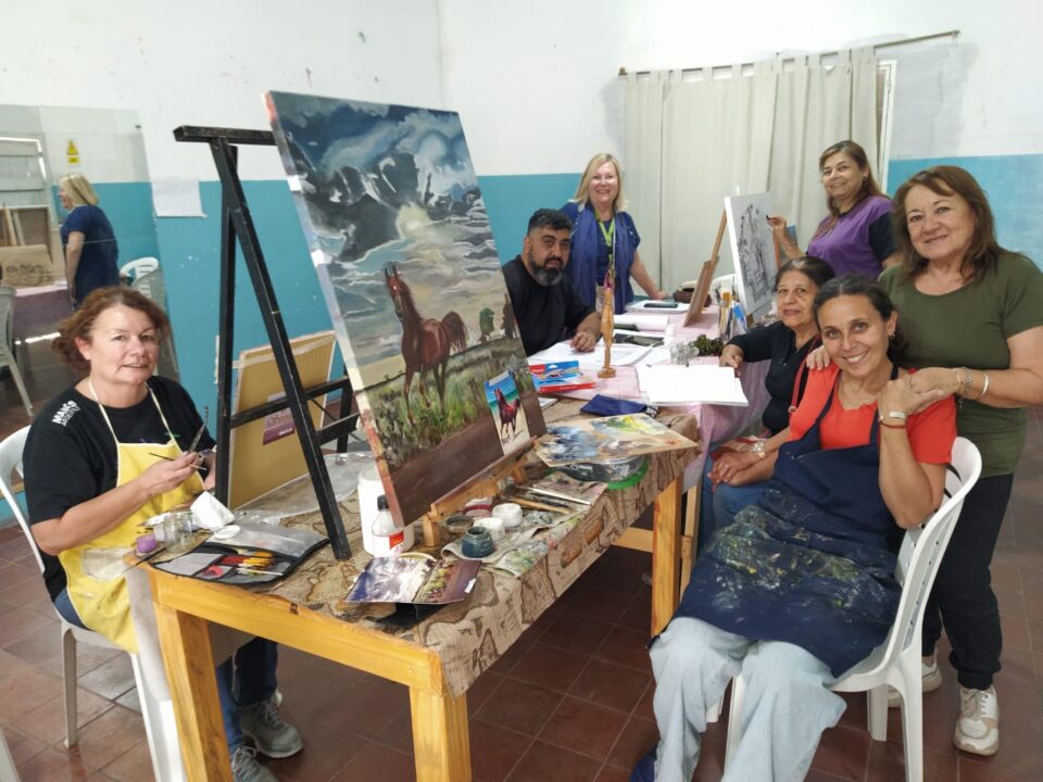 El taller de pintura de Barrio Córdoba expondrá sus pinturas en el Monumental