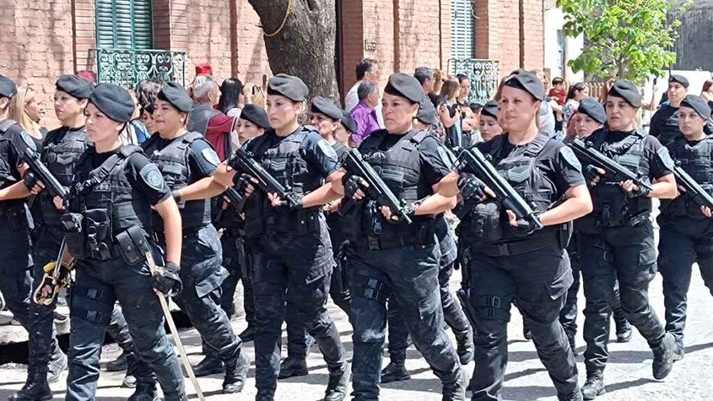 Alta Gracia celebró el Día de la Policía de Córdoba con un gran desfile