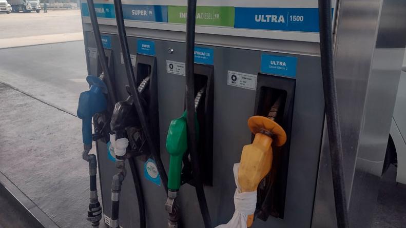 Aumentaron los precios del combustible, pero sigue la escasez en Córdoba