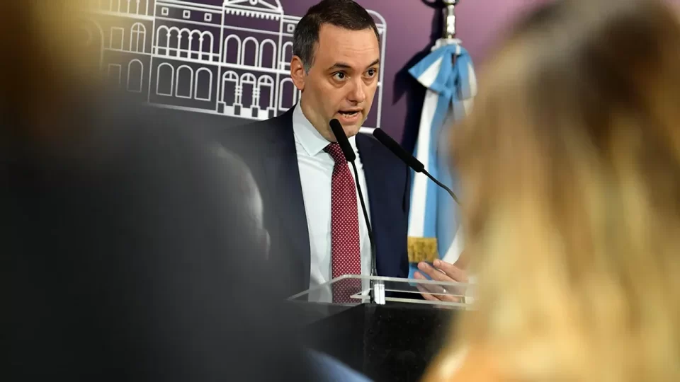 Anuncio: no darán subsidios a "quien no lo necesite" e irán detrás de los "intermediarios"