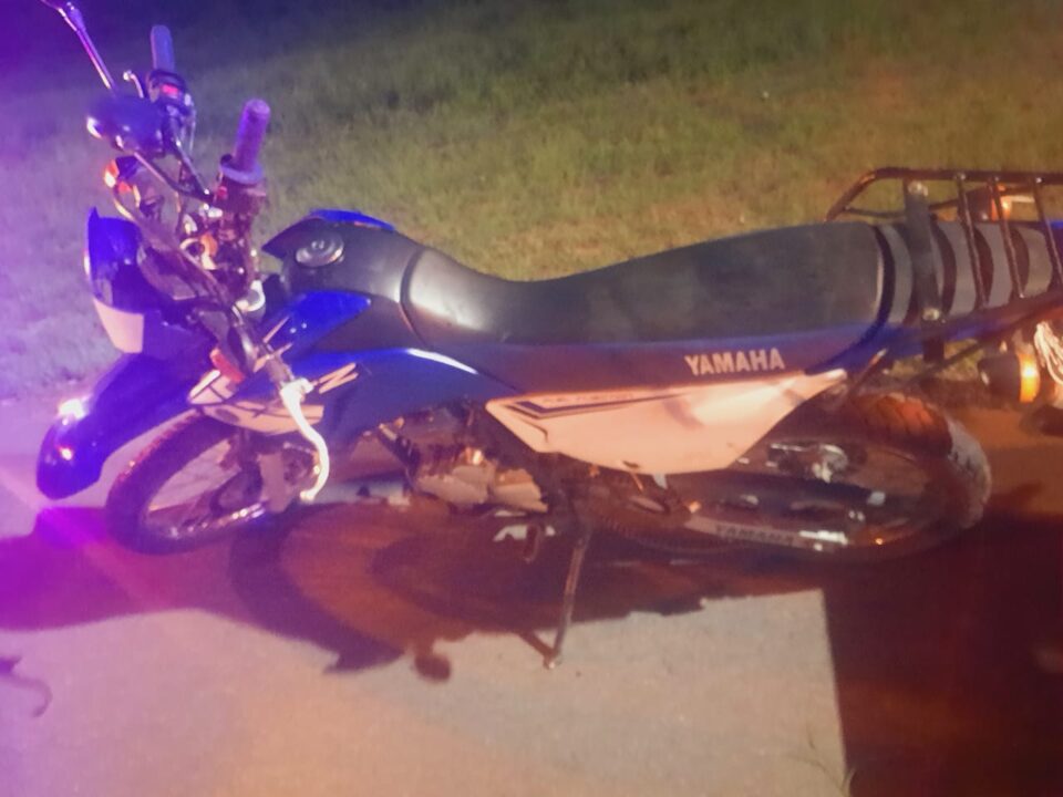 Encontraron en la zanja de la ruta una moto robada