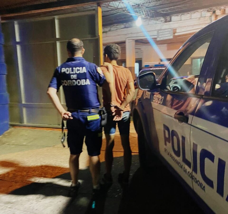 Se metió a una casa y quiso llevarse una moto en Barrio Parque Virrey