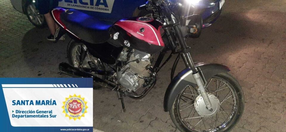 Detienen a menor de edad que circulaba en una motocicleta con pedido de secuestro