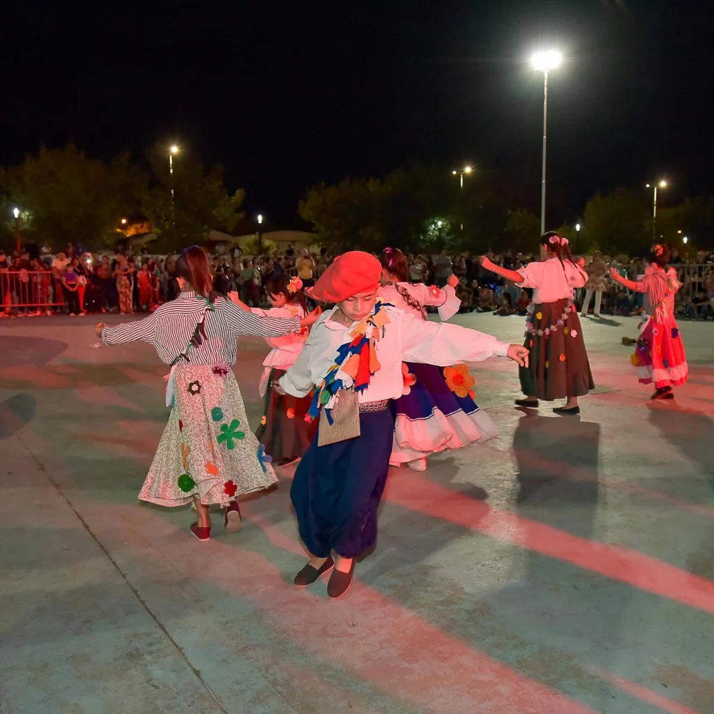 Más de 3.000 personas disfrutaron de la apertura de los Corsos Color en Despeñaderos