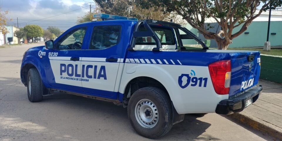 Robaron joyas y celulares pero los detuvieron saltando la medianera