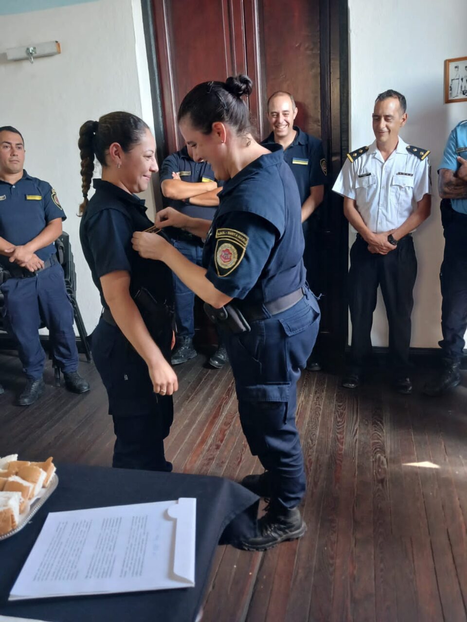 Recibieron las jerarquías el personal policial ascendido