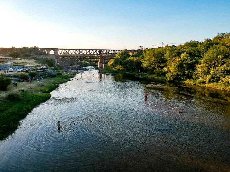 Una experiencia única para vivir este domingo en Despeñaderos: travesía en Kayak y expo autos