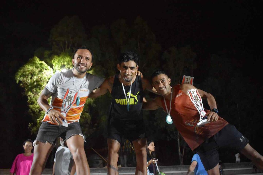 Más de 150 competidores participaron de la Maratón Nocturna de Despeñaderos