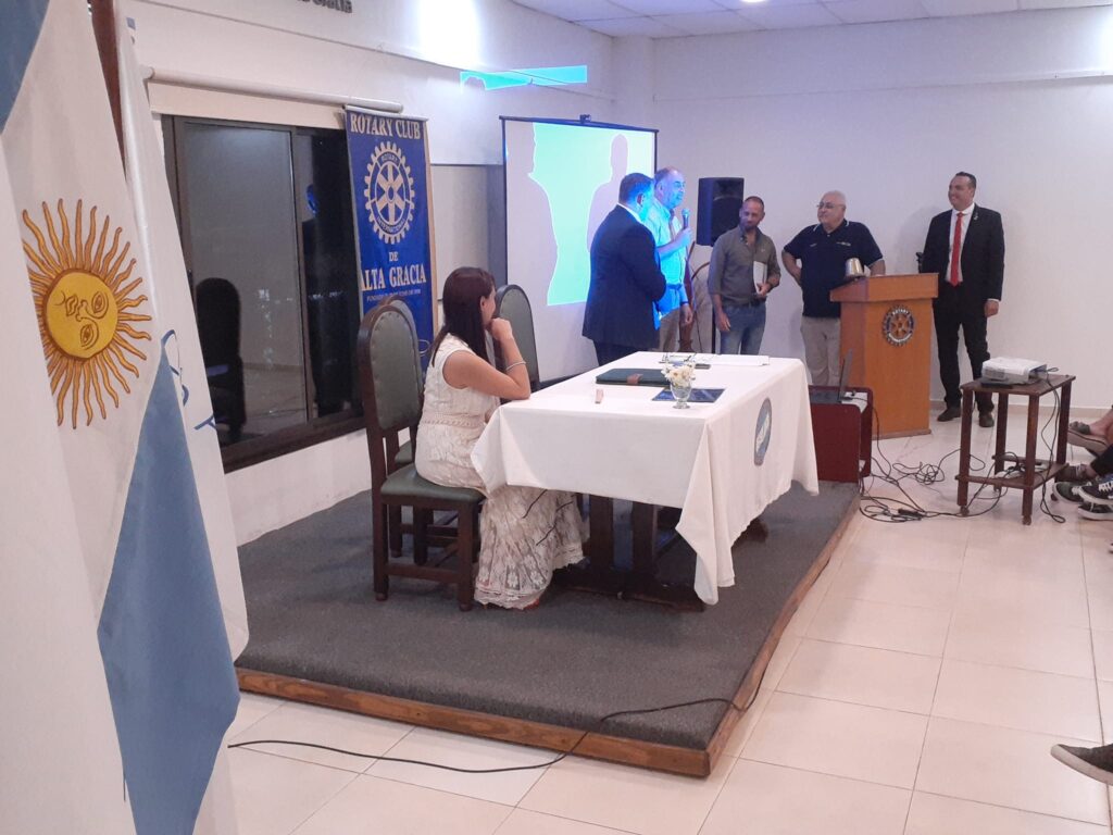 El Rotary de Alta Gracia festejó su cumpleaños y recibió a intercambistas