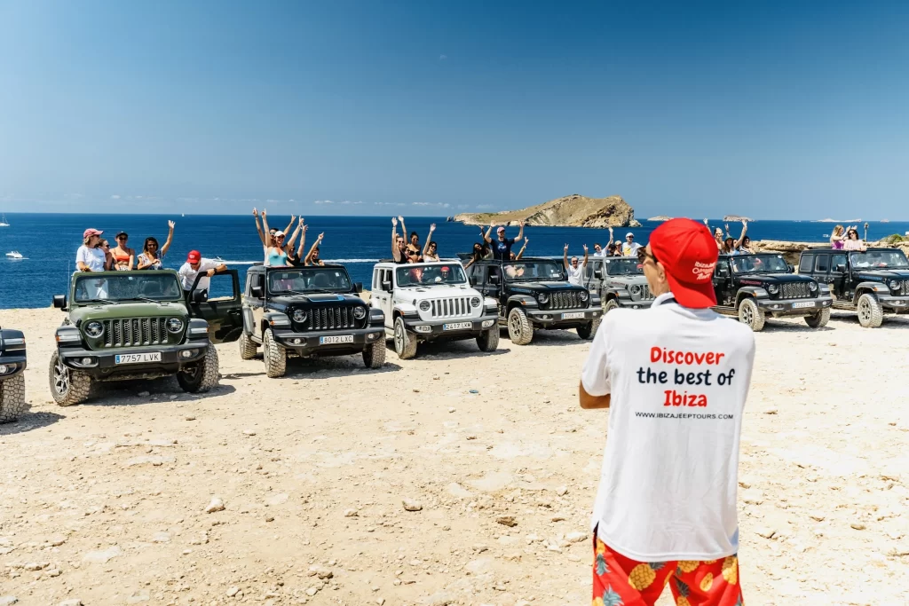 La historia de Nicolás: Emigró a Ibiza y creó sus propias empresas de alquiler de vehículos y excursiones en Jeep