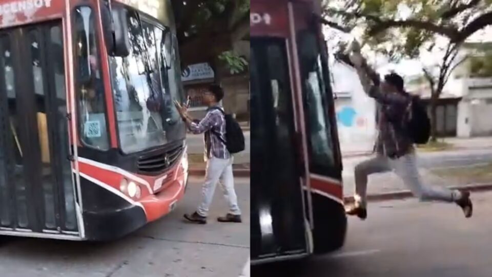 Se colgó de un colectivo para que frenara y llevara a su hija al colegio