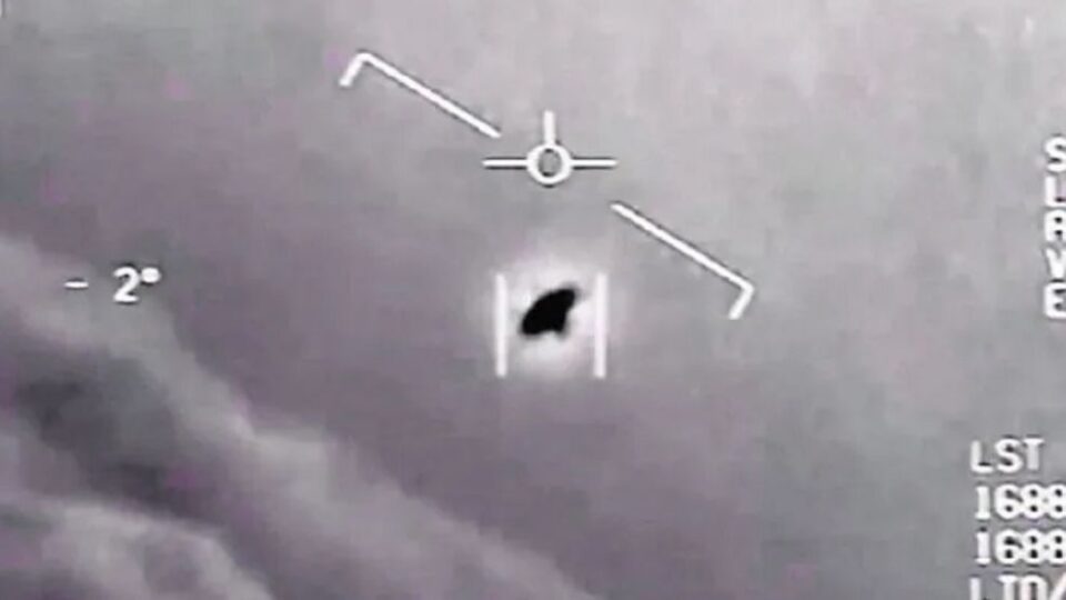 Desilusión para los conspiranoicos: Estados Unidos dice que no hay evidencia de vida extraterrestre