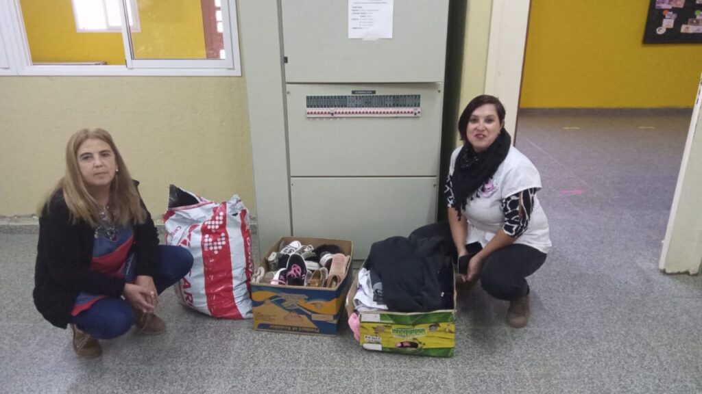 "La Scaloneta Solidaria": un puente de ayuda para escuelas y adultos mayores