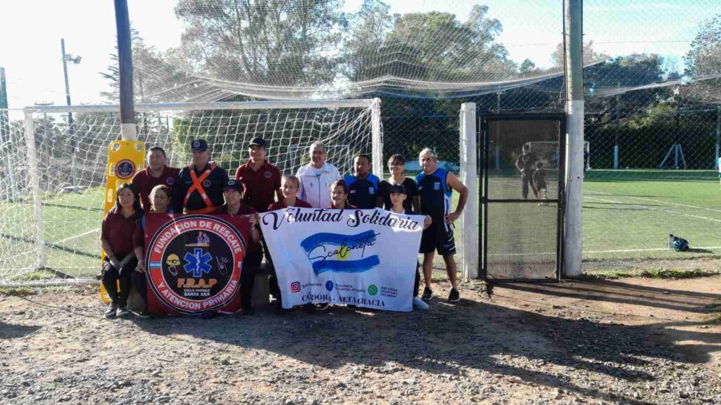 "La Scaloneta Solidaria": un puente de ayuda para escuelas y adultos mayores