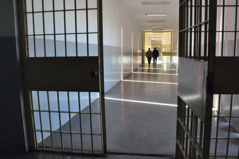 Detuvieron a un guardia que intentó ingresar drogas a la cárcel de Cruz del Eje