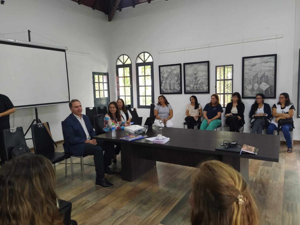 Docentes y autoridades de Despeñaderos recibieron al Ministro de Educación Horacio Ferreyra