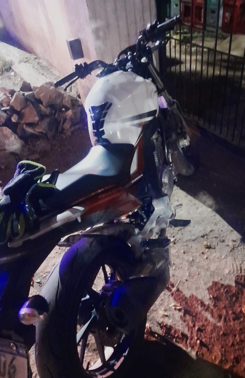Un joven quedó detenido tras circular en una motoUn joven quedó detenido tras circular en una moto robada robada