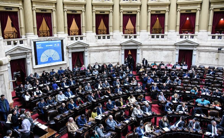 Diputados aprobó un aumento salarial del 80% en tres cuotas