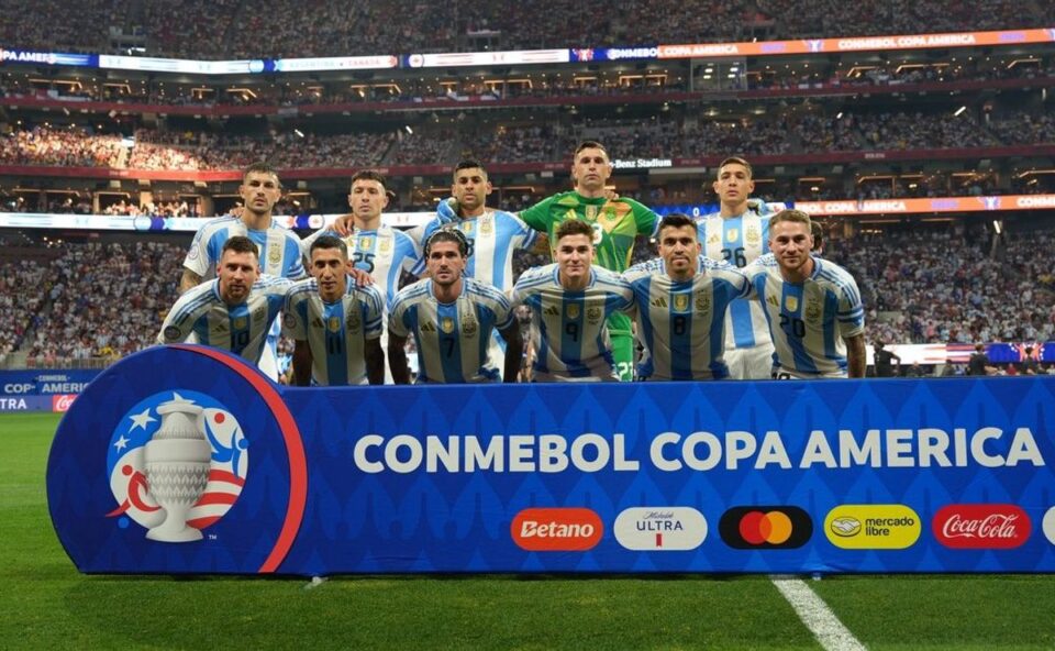 Con gol de Julián Argentina le ganó 2 a 0 a Canadá en el debut por Copa América