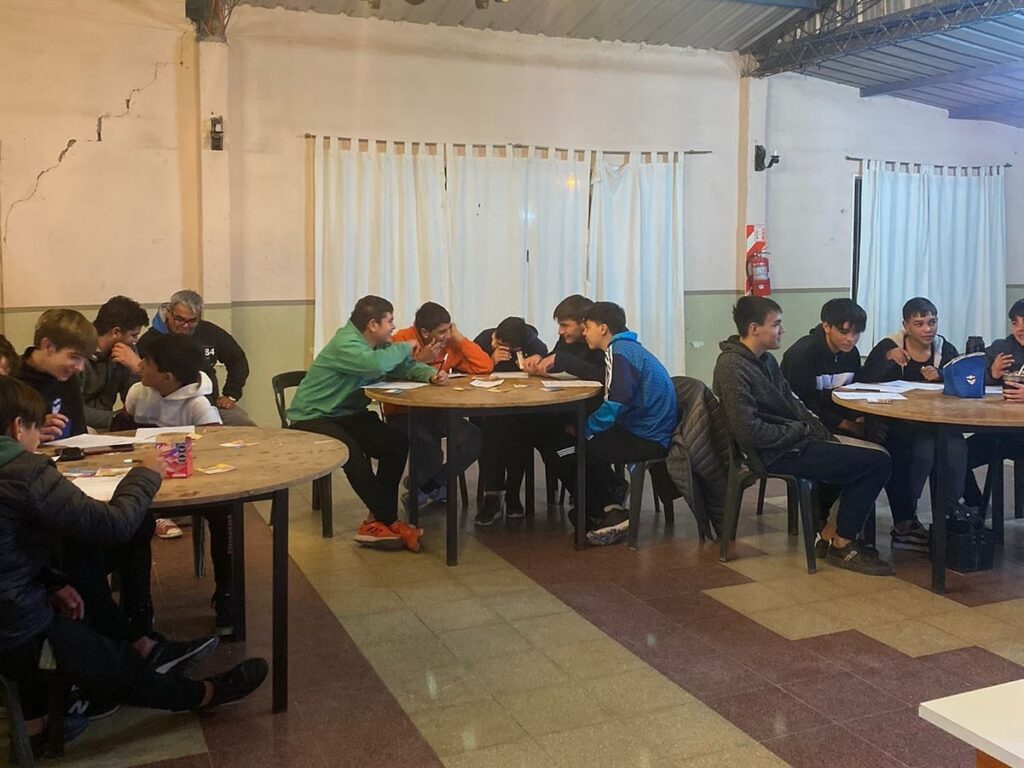 Se realizó un taller de fortalecimiento emocional con jóvenes de Despeñaderos