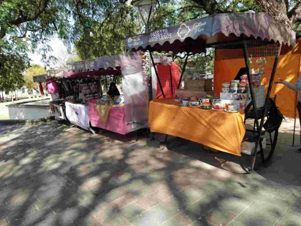 Los Artesanos de Plaza Solares animan las vacaciones de invierno con variadas propuestas