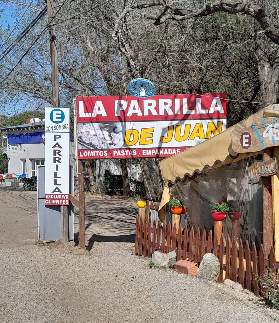 La parrilla de Juan se viste de celeste y blanco: música en vivo y tradición para celebrar el 9 de julio