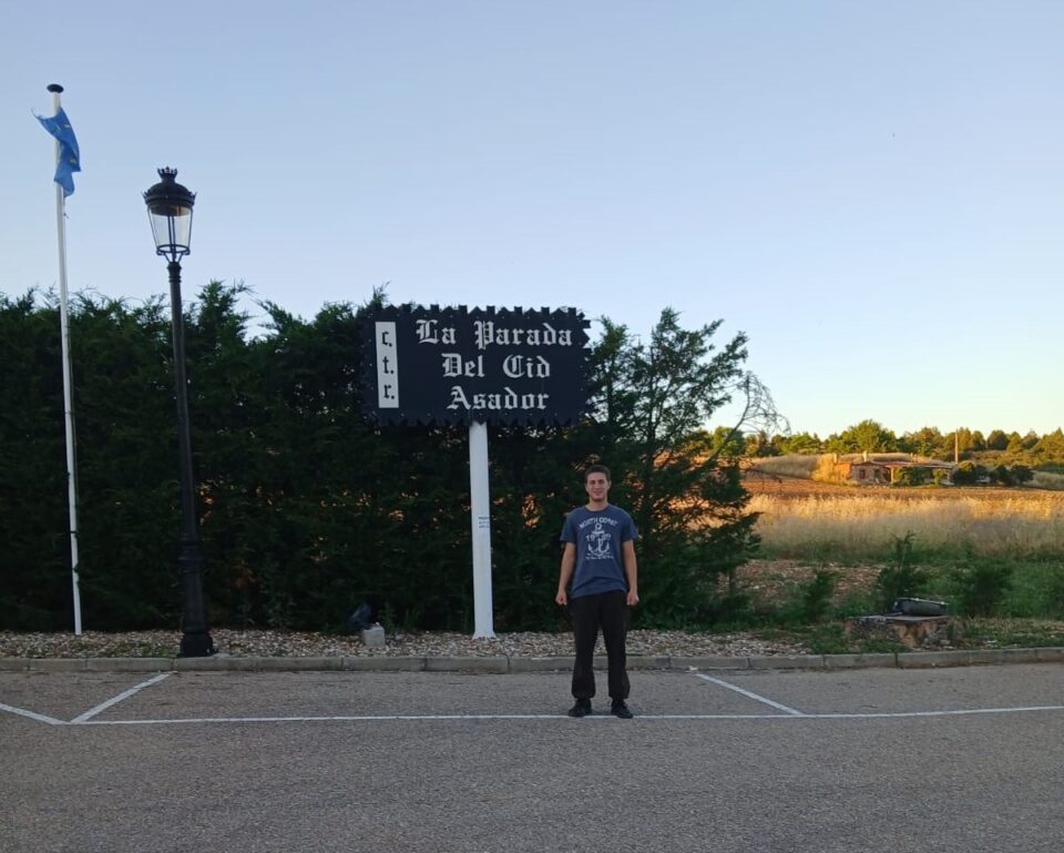 La historia de Lautaro: se egresó del colegio Padre Viera y hoy trabaja como ganadero en España