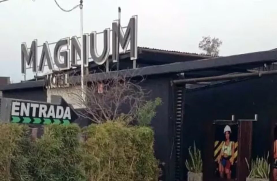 Su madre lo denunció como desaparecido: él estaba en un motel en plena orgía
