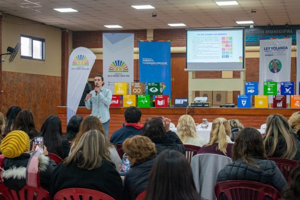 Santa Ana refuerza su compromiso ambiental con capacitaciones sobre la Ley Yolanda
