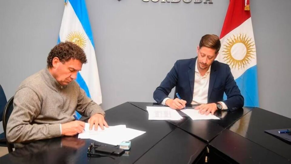 Provincia y UEPC firmaron el acuerdo salarial para los docentes: así será el aumento