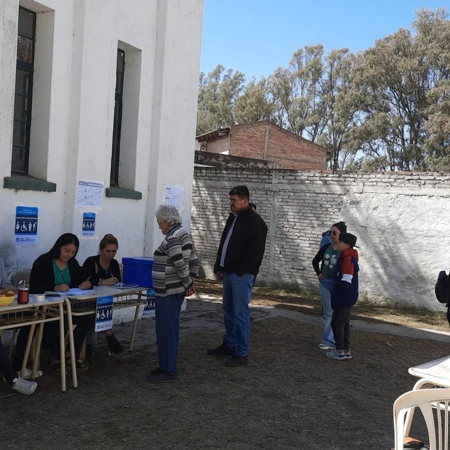 Jornada de votaciones: cuatro barrios tuvieron elecciones en este sábado