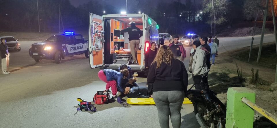 Perdió el control y chocó contra el pilar de un puente