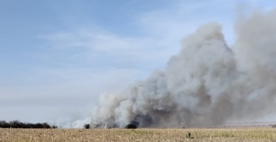Sucede ahora: Bomberos de Despeñaderos solicitan colaboración para combatir un incendio