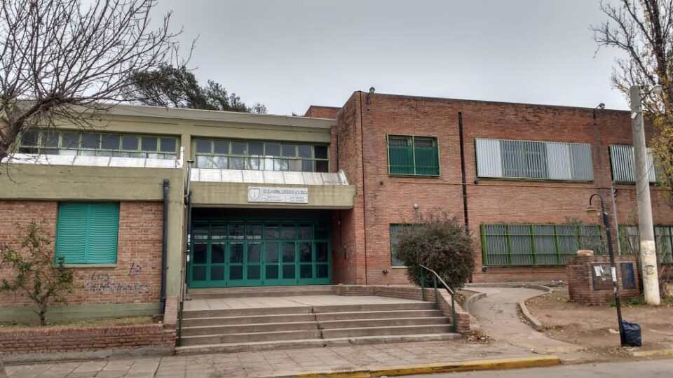 Sin clases en el ENSAG por robos y destrozos dentro del colegio