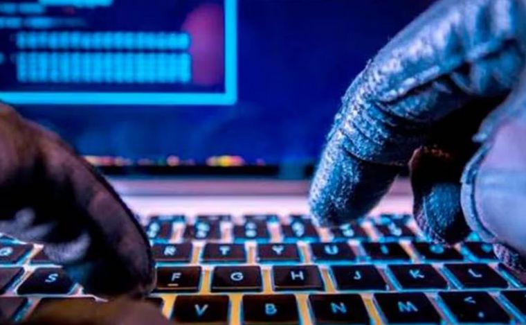 Joven que hizo fotos porno de compañeras con IA puede recibir 10 años de cárcel