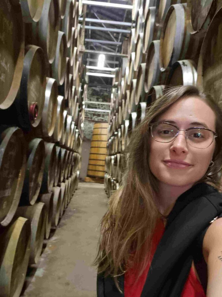La historia de Pilar: La camarera que convirtió su oficio en pasión en un bar andorrano