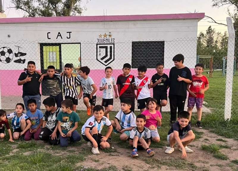 Falda del Carmen: inició la Escuela de Fútbol mixta