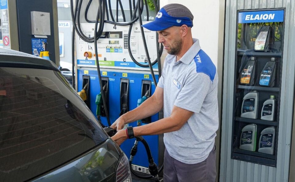 Aumento silencioso: llenar el tanque en Córdoba cuesta 20% más que hace tres meses