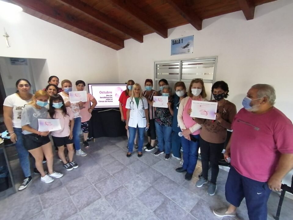 San Clemente se sumó con éxito a #CórdobaRosa con un taller de prevención del cáncer de mama