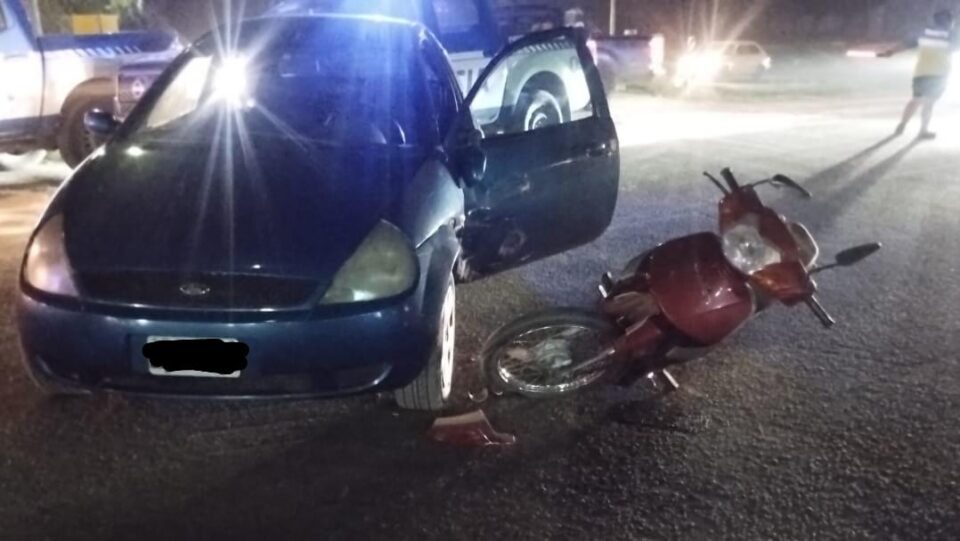 Padre e hija acabaron heridos tras chocar en la motocicleta