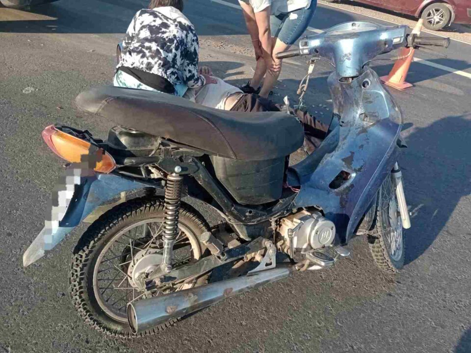 Accidente en la Rotonda AG: un motociclista resultó herido y trasladado al hospital